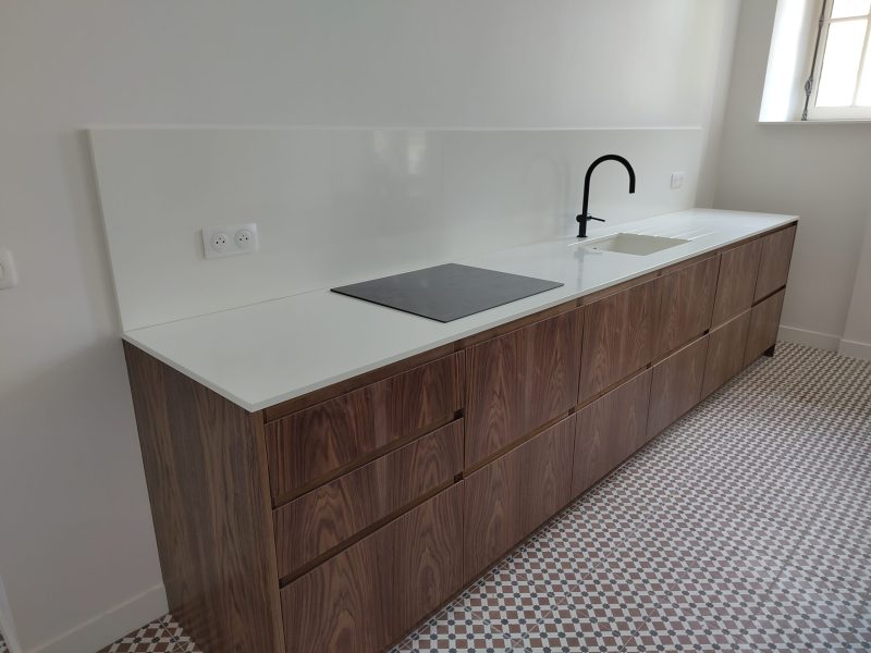 Enfilade, placage noyer et quartz